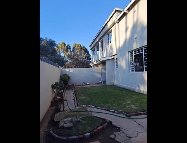 3 bed property to rent in PAGLANDE